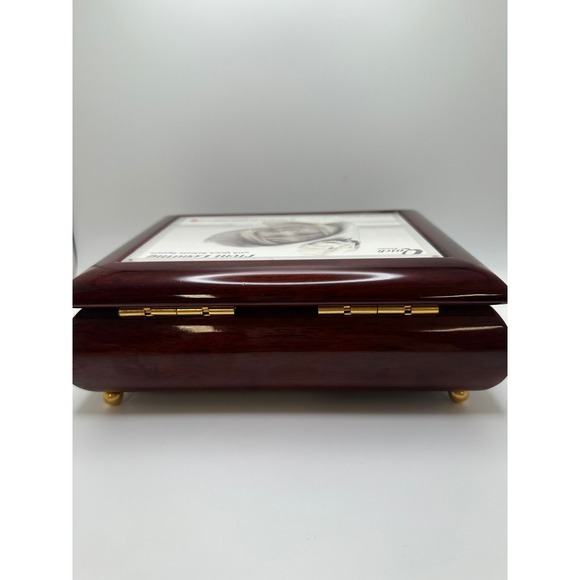 World of Music Boxes Cherry Wood Photo Frame Music Box Plays Clair De Lune - Picture 6 of 10